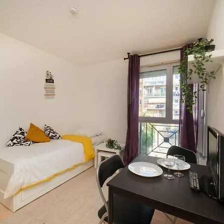 Apartment Tout Equipe A Juste Cote Du Tramway